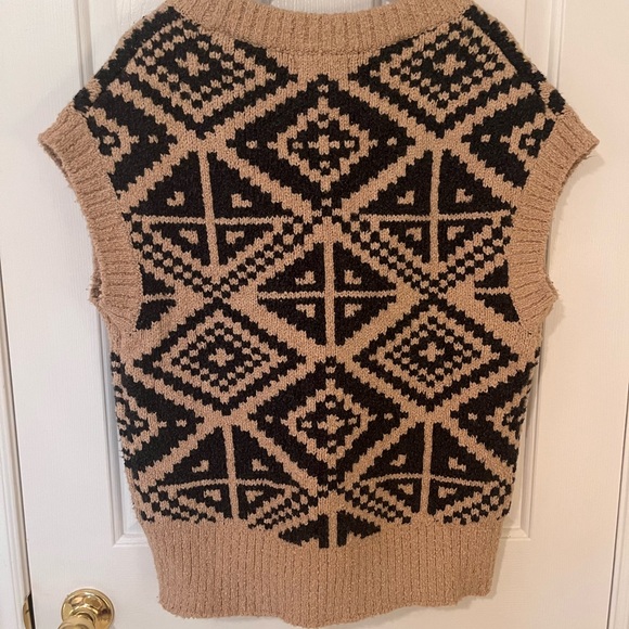 Banana Republic oversized sweater vest - Picture 2 of 4